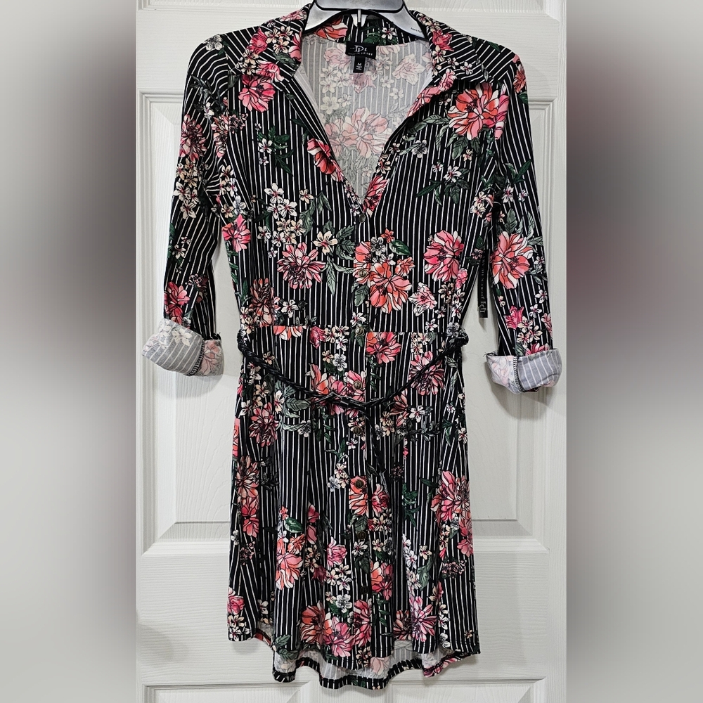 Derek Heart Women's Floral Black Dress Size Medium Long Sleeve Belted NWT